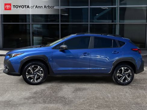 Used 2025 Subaru Crosstrek 2.0i Premium image 8