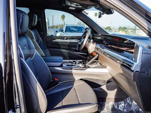 Used 2025 Cadillac Escalade Sport w/ Touring Package image 20