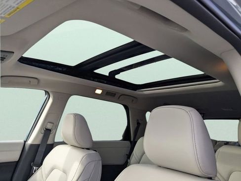 New 2026 Nissan Pathfinder SL FWD image 16