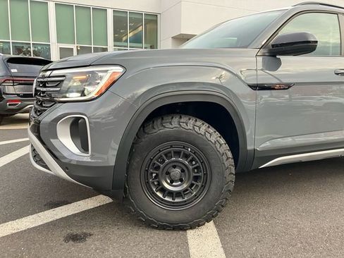 New 2025 Volkswagen Atlas Peak Edition SE AWD/4WD image 16