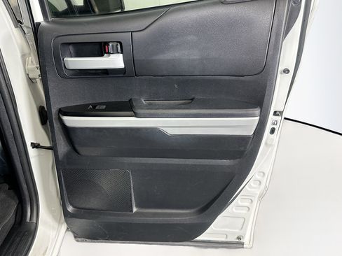 Used 2018 Toyota Tundra SR5 w/ SR5 Upgrade Package image 28