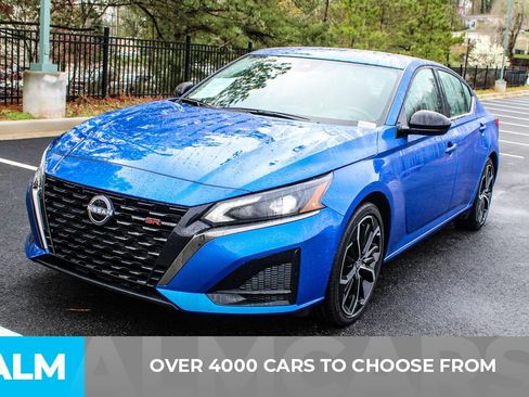 Used 2025 Nissan Altima 2.5 SR image 2