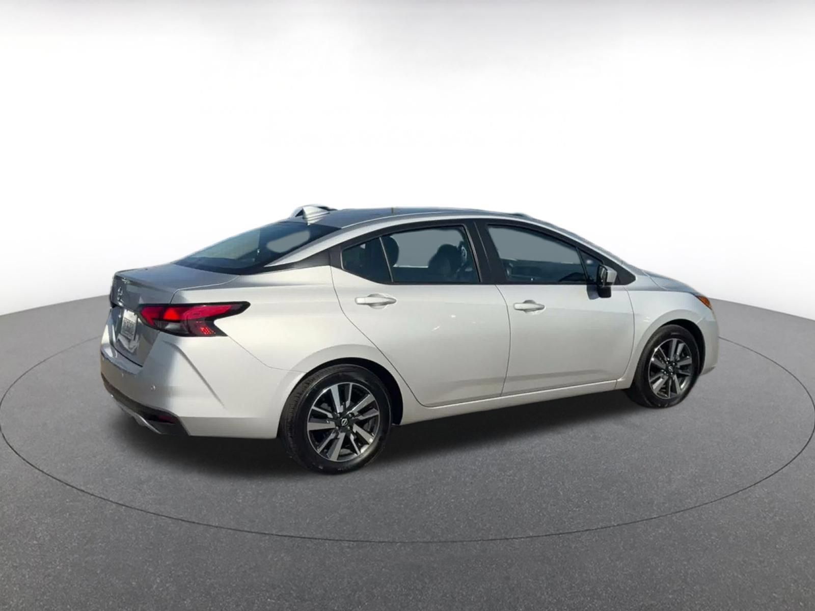 Used 2025 Nissan Versa SV FWD image 14