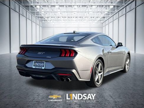 Used 2025 Ford Mustang GT Premium RWD image 4