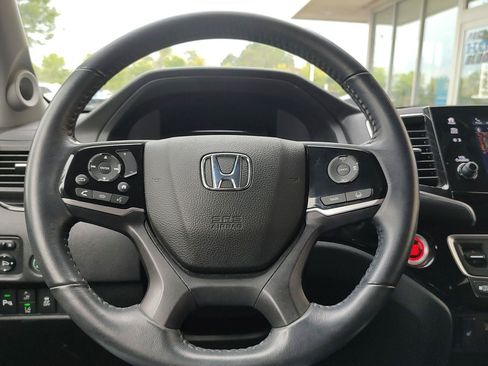 Used 2021 Honda Pilot Touring image 19