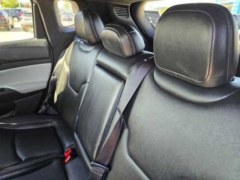 Used 2025 Jeep Compass Limited image 24