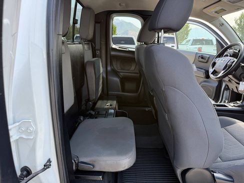 Used 2023 Toyota Tacoma SR AWD/4WD image 20