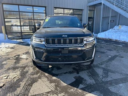 New 2026 Jeep Grand Cherokee Limited AWD/4WD image 10