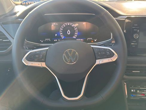 New 2025 Volkswagen Taos SE image 13