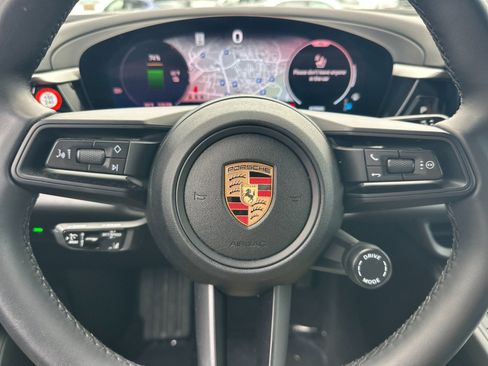 Used 2025 Porsche Macan 4 Electric AWD/4WD image 23