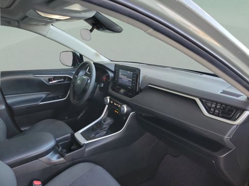 Used 2021 Toyota RAV4 XLE image 8