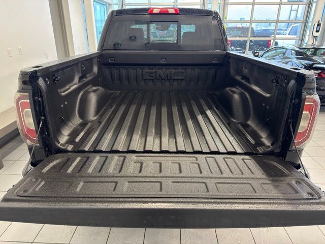 Used 2018 GMC Sierra 1500 SLT AWD/4WD image 40