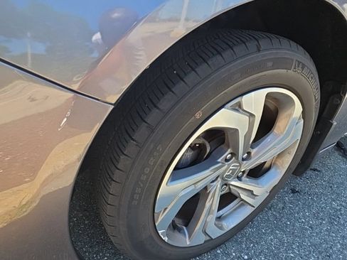 Used 2019 Honda Accord EX image 3