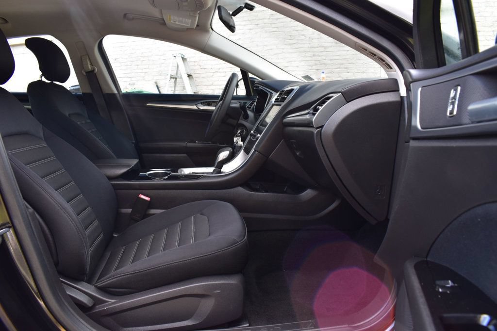 Used 2013 Ford Fusion SE FWD image 15
