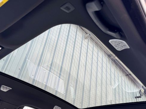 Used 2023 BMW i7 xDrive60 image 12