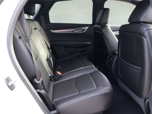 Certified 2022 Cadillac XT5 Luxury FWD image 18
