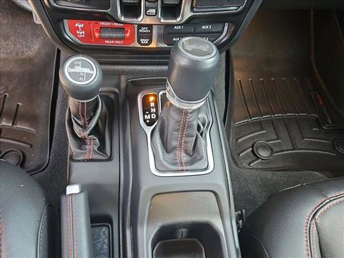 Used 2021 Jeep Wrangler Unlimited Rubicon w/ Xtreme Recon 35" Tire Package image 12