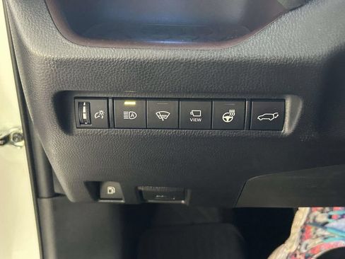 Used 2022 Toyota RAV4 Limited AWD/4WD image 19