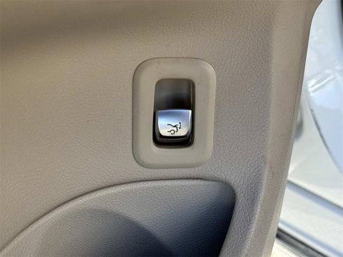 Used 2019 Mercedes-Benz C 300 Sedan image 38