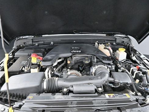 Used 2021 Jeep Gladiator Sport AWD/4WD image 32