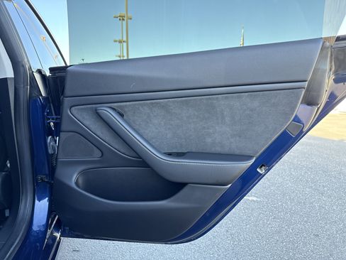 Used 2018 Tesla Model 3 Long Range image 48