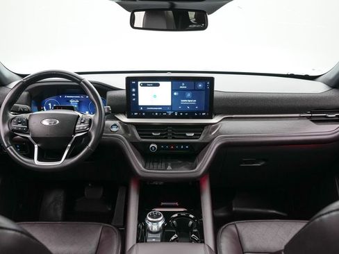 Certified 2025 Ford Explorer Platinum AWD/4WD image 16