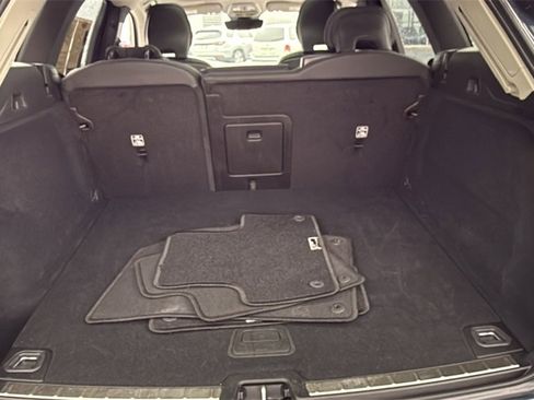 Certified 2025 Volvo XC60 B5 Plus image 29