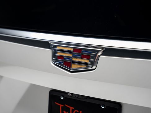 Used 2024 Cadillac Escalade Premium Luxury AWD/4WD image 30