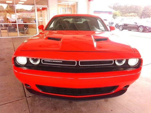 Used 2018 Dodge Challenger SXT RWD image 2