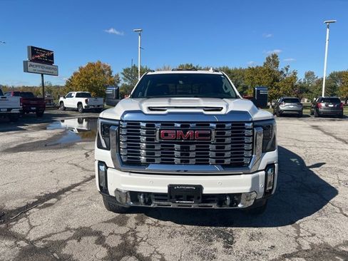 Used 2024 GMC Sierra 2500 Denali w/ Denali Reserve Package image 9