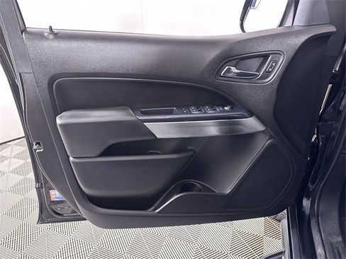 Used 2016 Chevrolet Colorado LT w/ LT Convenience Package image 23