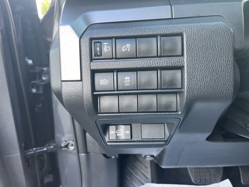 Certified 2025 Toyota Tacoma SR5 AWD/4WD image 25