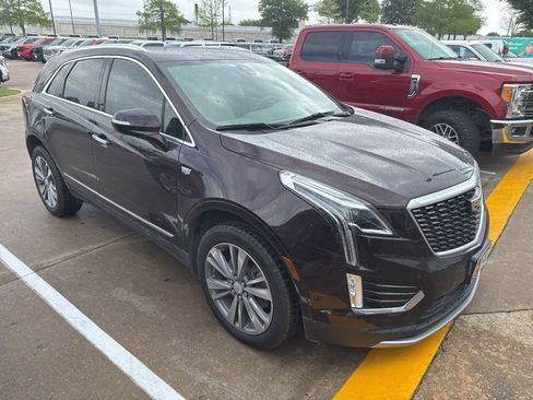Used 2021 Cadillac XT5 Premium Luxury image 2