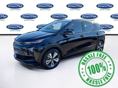 Used 2023 Chevrolet Bolt EUV LT w/ Convenience Package FWD image 3