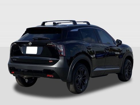 New 2026 Nissan Kicks SR FWD image 4