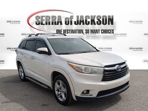 Used 2015 Toyota Highlander Limited FWD image 2