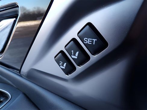 Used 2023 Subaru Outback Limited image 19