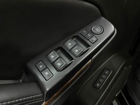 Used 2017 Chevrolet Tahoe LT image 18