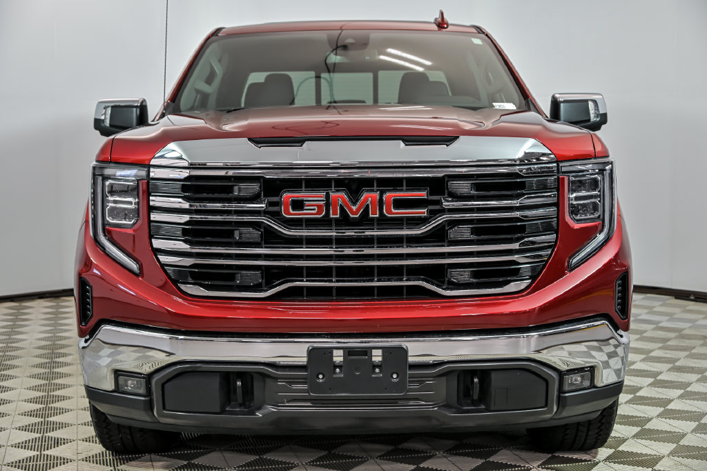 Used 2023 GMC Sierra 1500 SLT AWD/4WD image 4