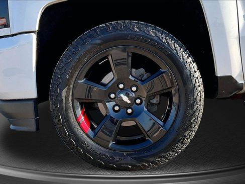Used 2017 Chevrolet Silverado 1500 LT w/ Redline Edition AWD/4WD image 11