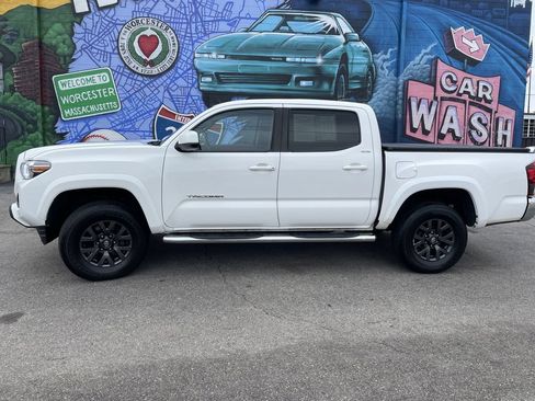 Certified 2023 Toyota Tacoma SR5 AWD/4WD image 2