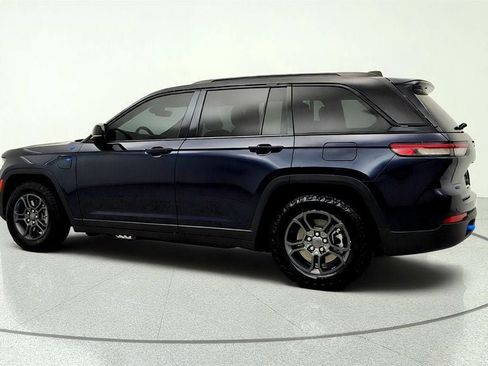 Used 2024 Jeep Grand Cherokee Trailhawk w/ Advanced Protech Group II AWD/4WD image 7
