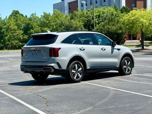 Used 2022 Kia Sorento EX w/ Panoramic Sunroof Package FWD image 8