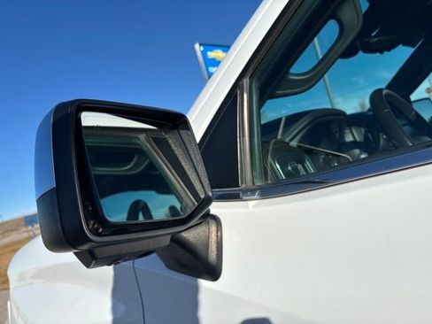 Certified 2020 Chevrolet Silverado 1500 LTZ w/ LTZ Premium Package AWD/4WD image 30