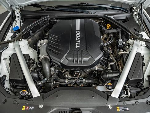 Used 2022 Genesis G70 3.3T AWD/4WD image 40