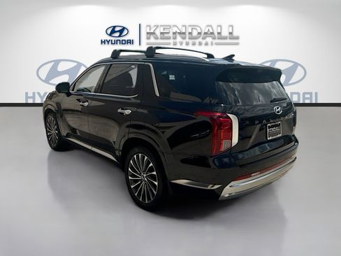 Used 2023 Hyundai Palisade Calligraphy FWD image 4