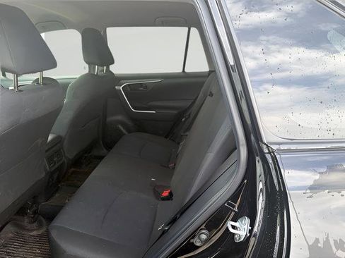 Used 2022 Toyota RAV4 LE AWD/4WD image 8