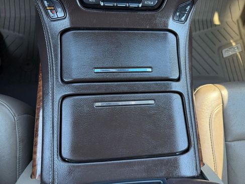 Used 2019 Chevrolet Suburban Premier image 37