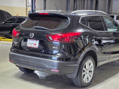 Used 2018 Nissan Rogue Sport SV w/ SV Technology Package FWD image 11