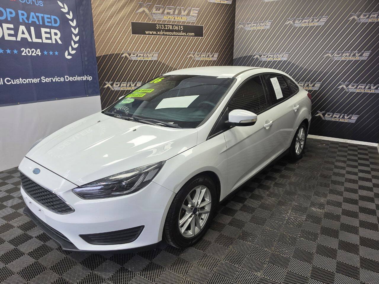 Used 2016 Ford Focus SE FWD image 1